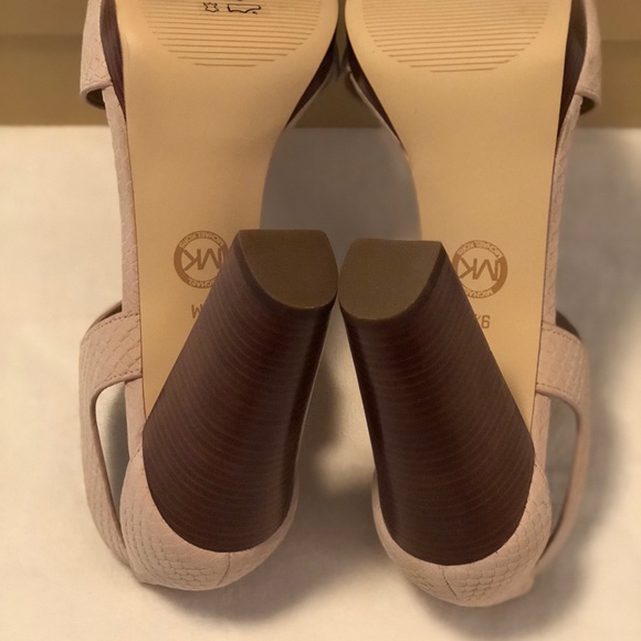 SALE! Sandals By Michael Kors, Oyster Color, Vario - Picture 6 of 7